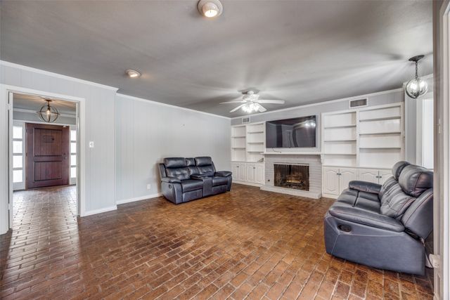 6401 Stonewall Street, Greenville, TX 75402