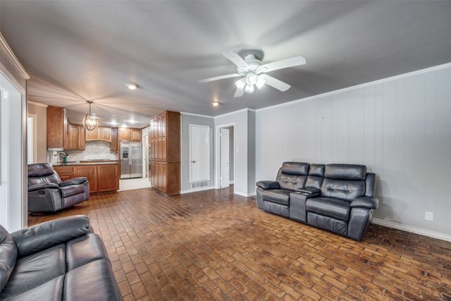 6401 Stonewall Street, Greenville, TX 75402