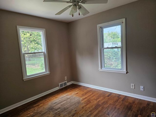 2223 NW Polk ST, Topeka, KS 66608
