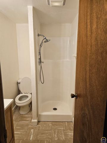 2223 NW Polk ST, Topeka, KS 66608