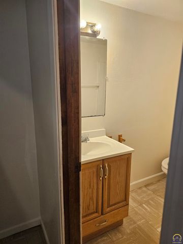 2223 NW Polk ST, Topeka, KS 66608