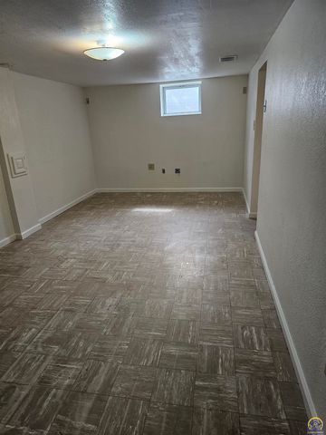 2223 NW Polk ST, Topeka, KS 66608