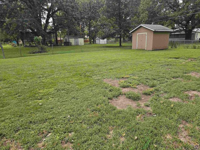 2223 NW Polk ST, Topeka, KS 66608