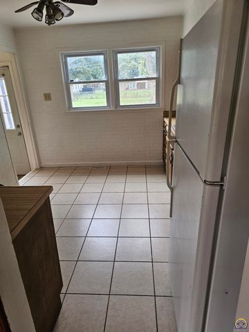 2223 NW Polk ST, Topeka, KS 66608