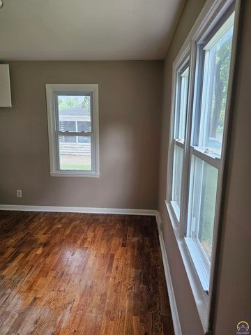 2223 NW Polk ST, Topeka, KS 66608