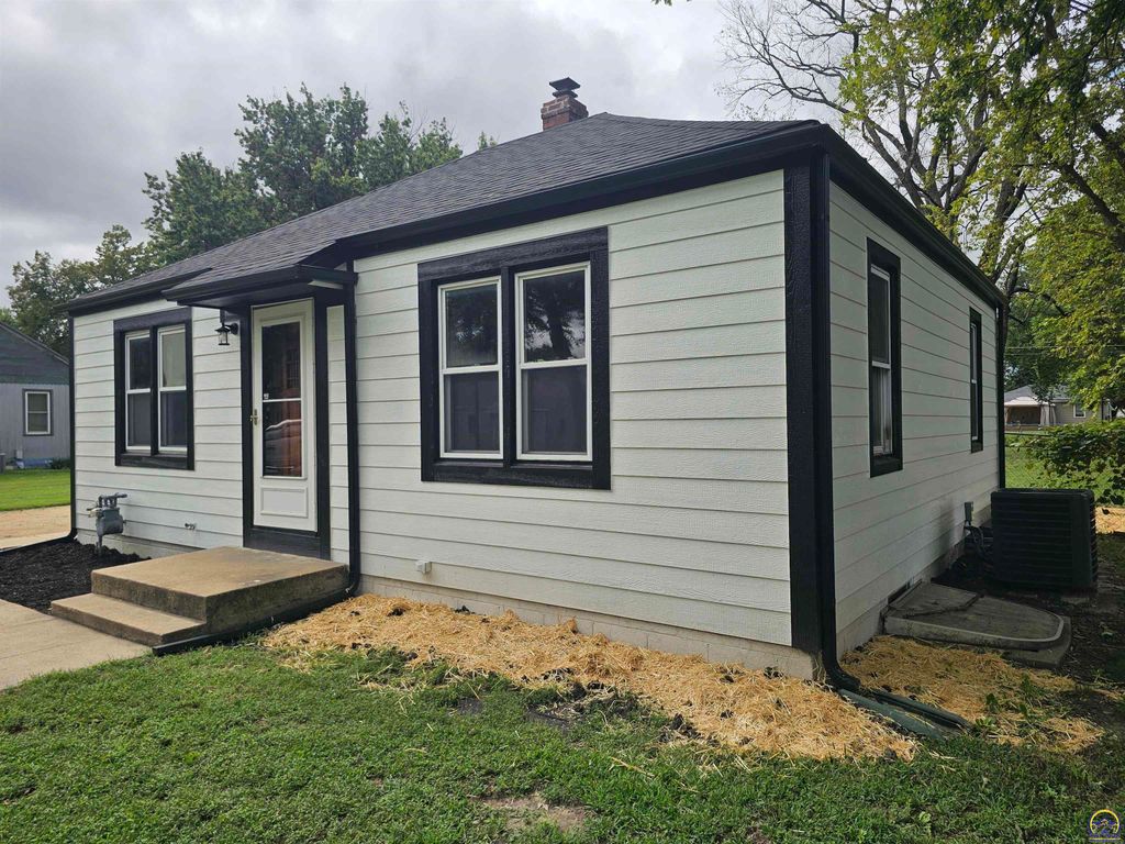 2223 NW Polk ST, Topeka, KS 66608