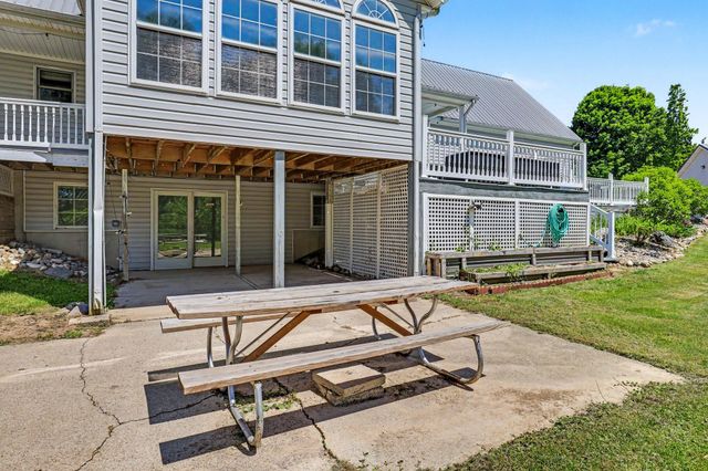 2945 W Lincoln Avenue, Ionia, MI 48846
