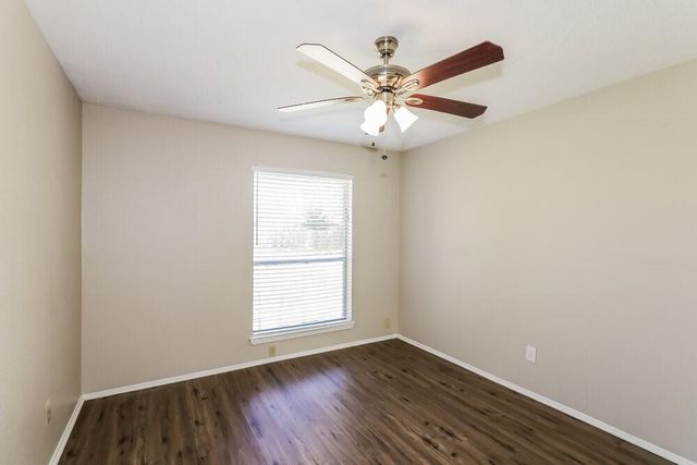 8443 S Meadow Bird Circle, Houston, TX 77489