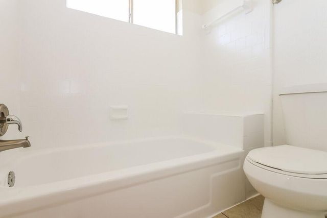 8443 S Meadow Bird Circle, Houston, TX 77489