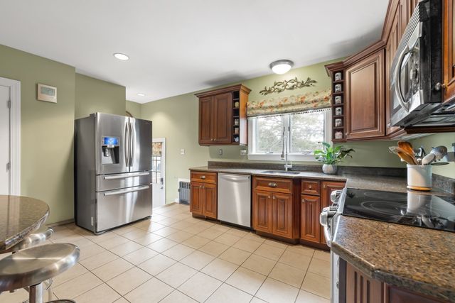 820 Beaver St, Waltham, MA 02452