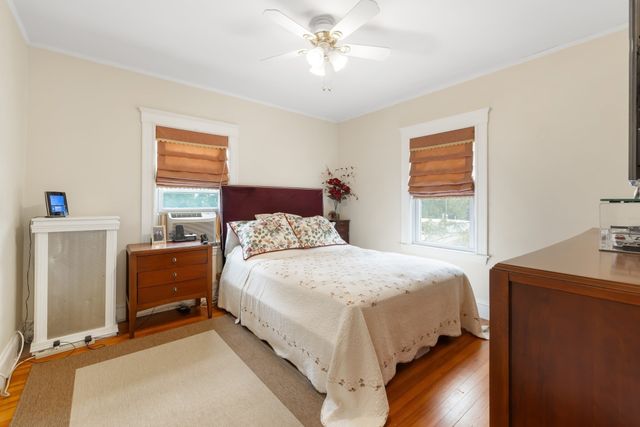 820 Beaver St, Waltham, MA 02452