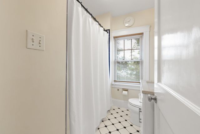 820 Beaver St, Waltham, MA 02452