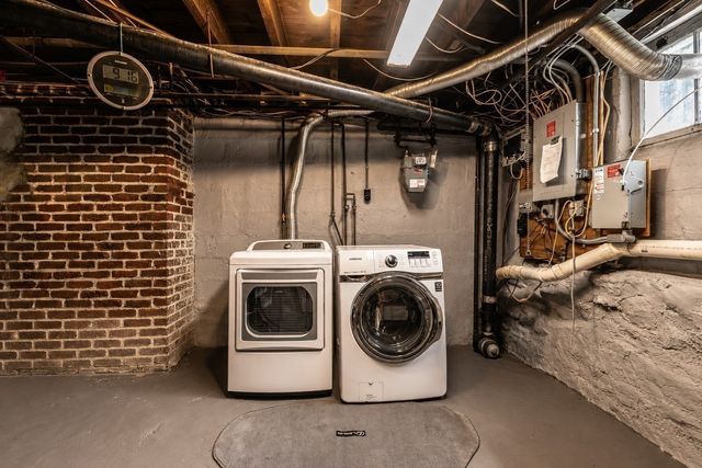 820 Beaver St, Waltham, MA 02452