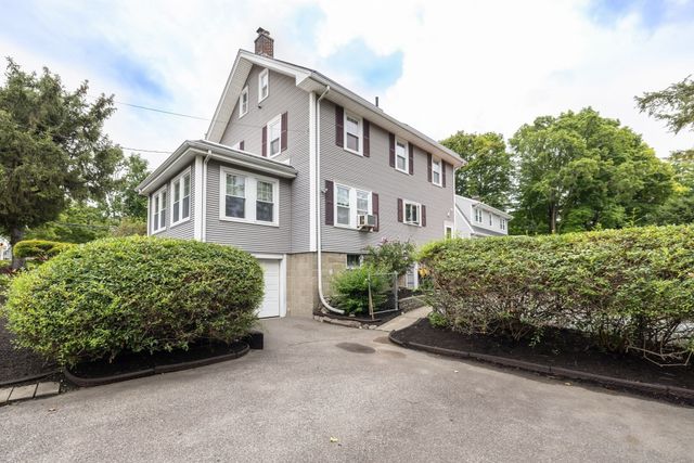 820 Beaver St, Waltham, MA 02452