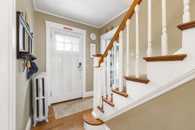 820 Beaver St, Waltham, MA 02452