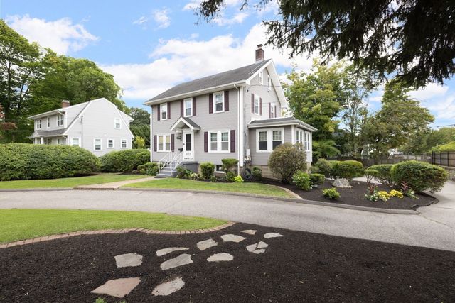 820 Beaver St, Waltham, MA 02452