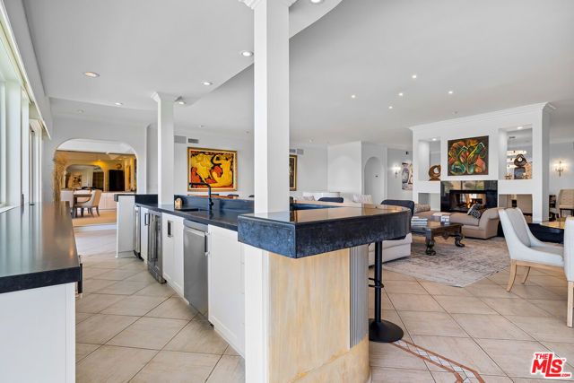 7834 Electra Drive, Los Angeles, CA 90046