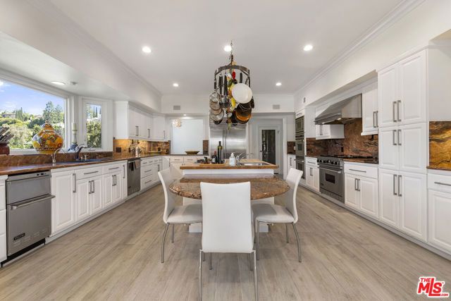 7834 Electra Drive, Los Angeles, CA 90046