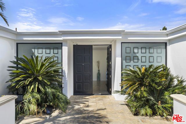 7834 Electra Drive, Los Angeles, CA 90046