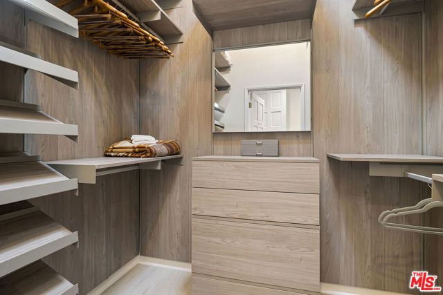 7834 Electra Drive, Los Angeles, CA 90046