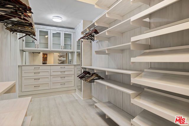 7834 Electra Drive, Los Angeles, CA 90046