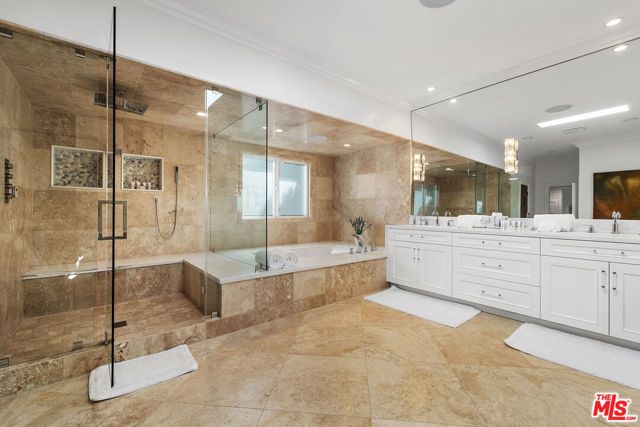 7834 Electra Drive, Los Angeles, CA 90046