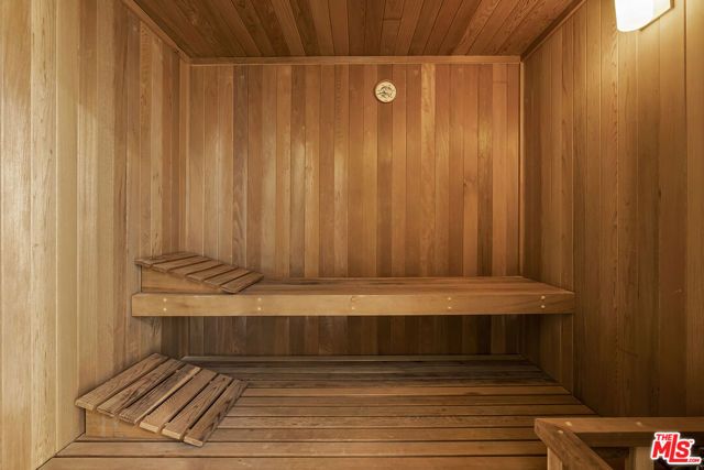 7834 Electra Drive, Los Angeles, CA 90046