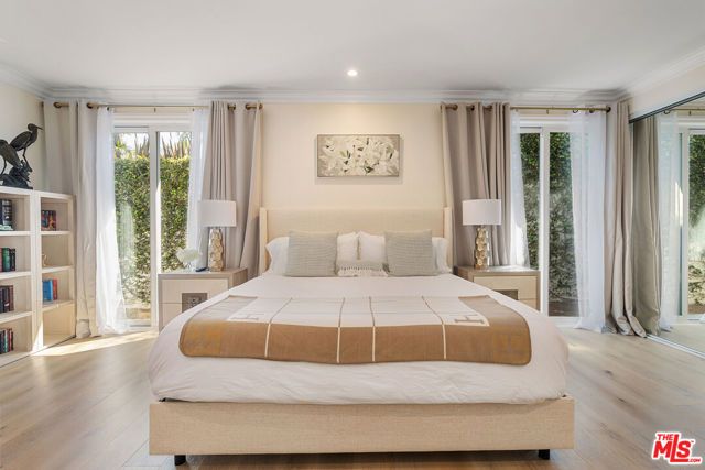 7834 Electra Drive, Los Angeles, CA 90046