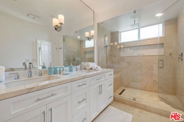 7834 Electra Drive, Los Angeles, CA 90046