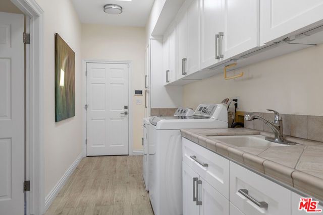 7834 Electra Drive, Los Angeles, CA 90046