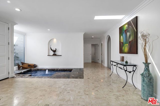 7834 Electra Drive, Los Angeles, CA 90046