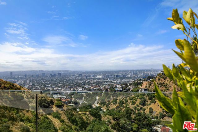 7834 Electra Drive, Los Angeles, CA 90046