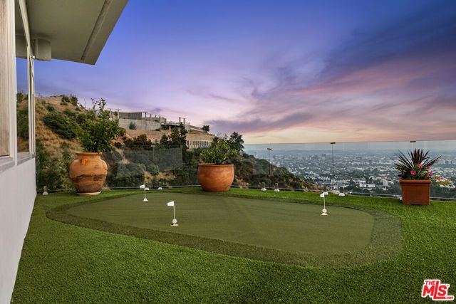 7834 Electra Drive, Los Angeles, CA 90046