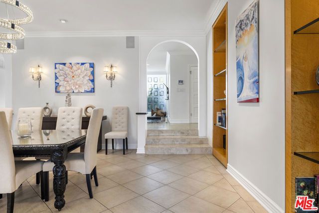 7834 Electra Drive, Los Angeles, CA 90046