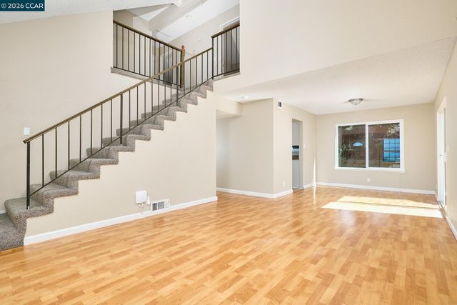 120 Persimmon Dr, Vallejo, CA 94589