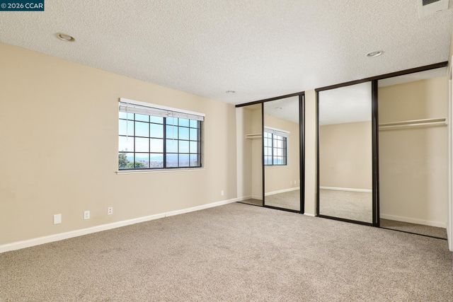 120 Persimmon Dr, Vallejo, CA 94589