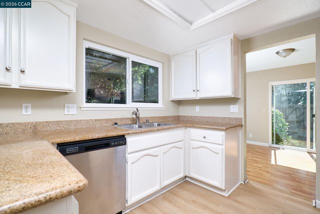 120 Persimmon Dr, Vallejo, CA 94589