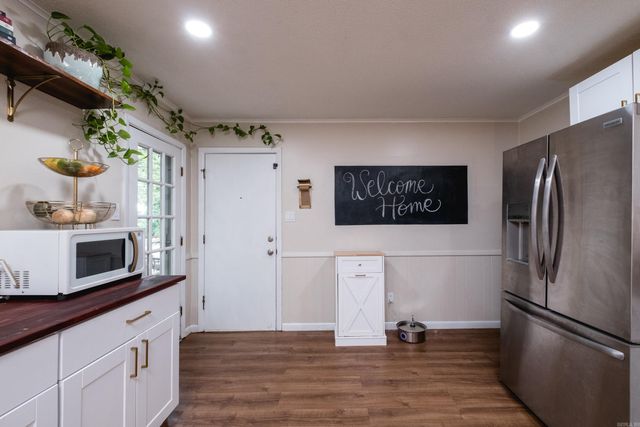 10 Breeds Hill Court, Little Rock, AR 72211