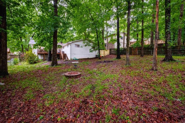 10 Breeds Hill Court, Little Rock, AR 72211