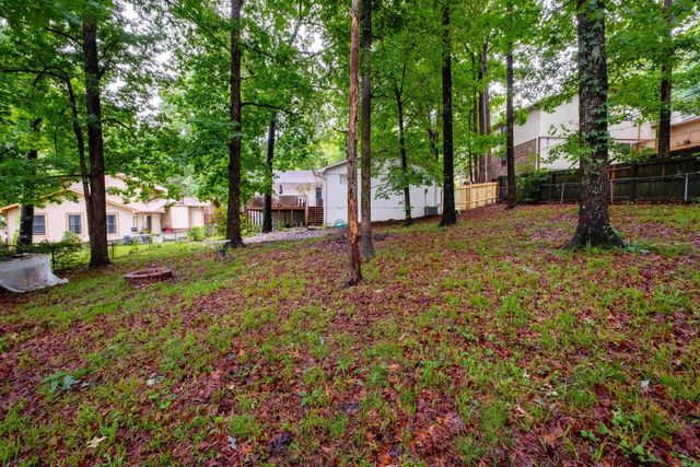 10 Breeds Hill Court, Little Rock, AR 72211