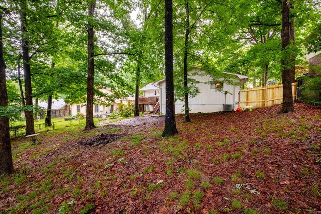 10 Breeds Hill Court, Little Rock, AR 72211