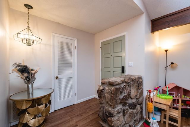 10 Breeds Hill Court, Little Rock, AR 72211