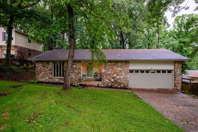 10 Breeds Hill Court, Little Rock, AR 72211
