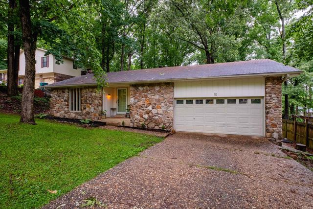 10 Breeds Hill Court, Little Rock, AR 72211
