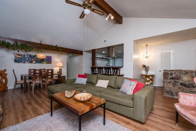 10 Breeds Hill Court, Little Rock, AR 72211