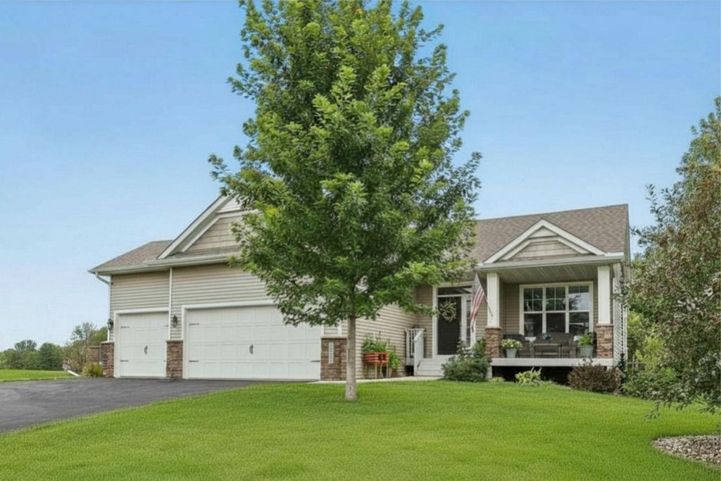 17301 Eastwood Avenue, Lakeville, MN 55044 — exterior