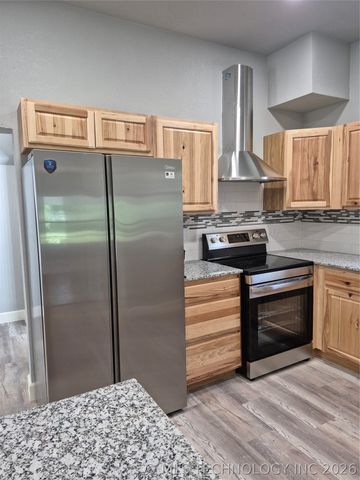 3827 Boatmans Circle, Pryor, OK 74361