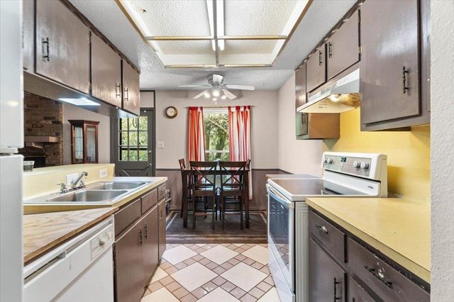 7108 Meadowood DR, Austin, TX 78723