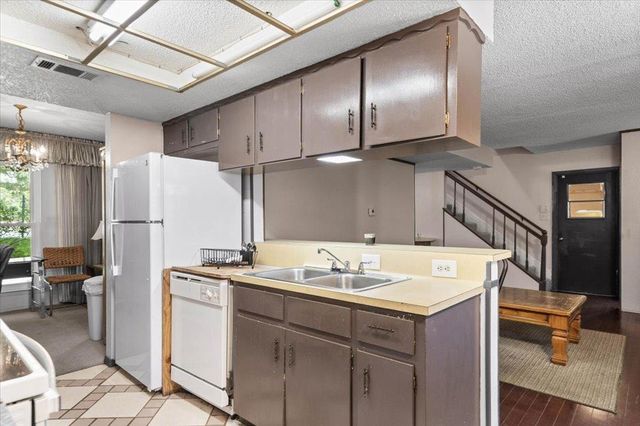 7108 Meadowood DR, Austin, TX 78723