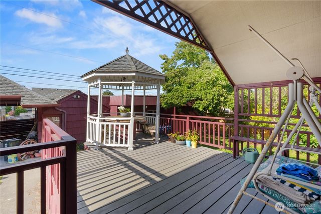 235 S 59th St, Tacoma, WA 98408